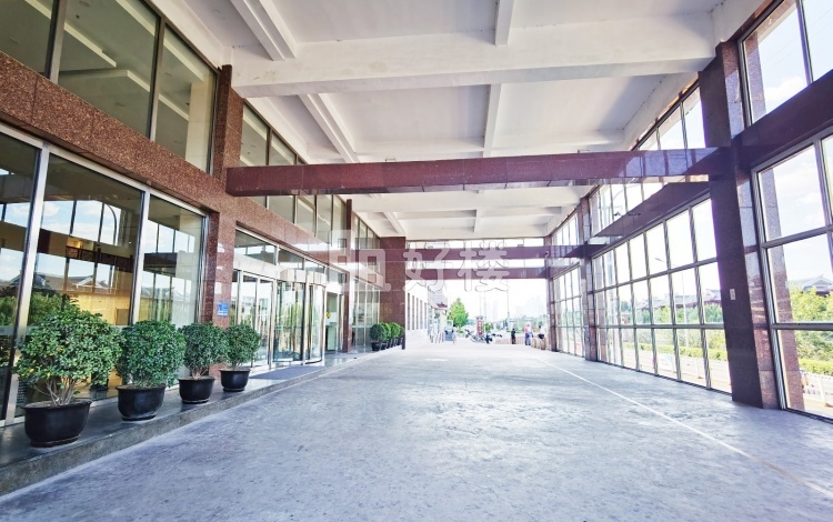 北京写字楼价格情况4.3元/m0566天四惠大厦均价(楼盘)6.